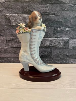 Lladro A Well-Heeled Puppy #6744