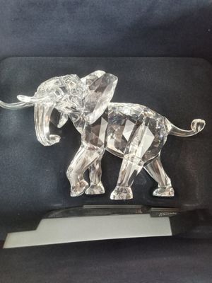 Swarovski 2006 SCS Limited Edition Elephant #854407
