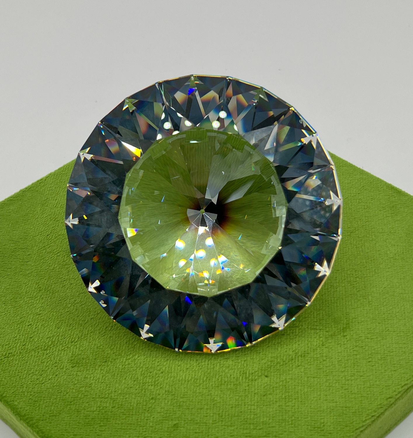 Swarovski Large Chaton #013702