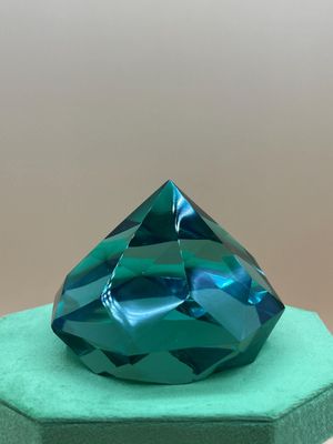 Unbranded Large Crystal Green Chaton Paperweight *Minor Damage* Unbranded Large Crystal Green Chaton Paperweight *Minor Damage*