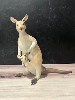 Roslyn Carren "Kangaroo and Joey" **Very Rare**
