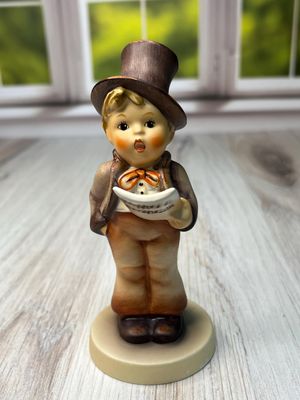 Hummel Street Singer #131 TMK6