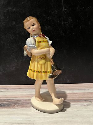 Austria Wien Keramos &quot;Girl Walking Barefoot&quot; Rare Figurine