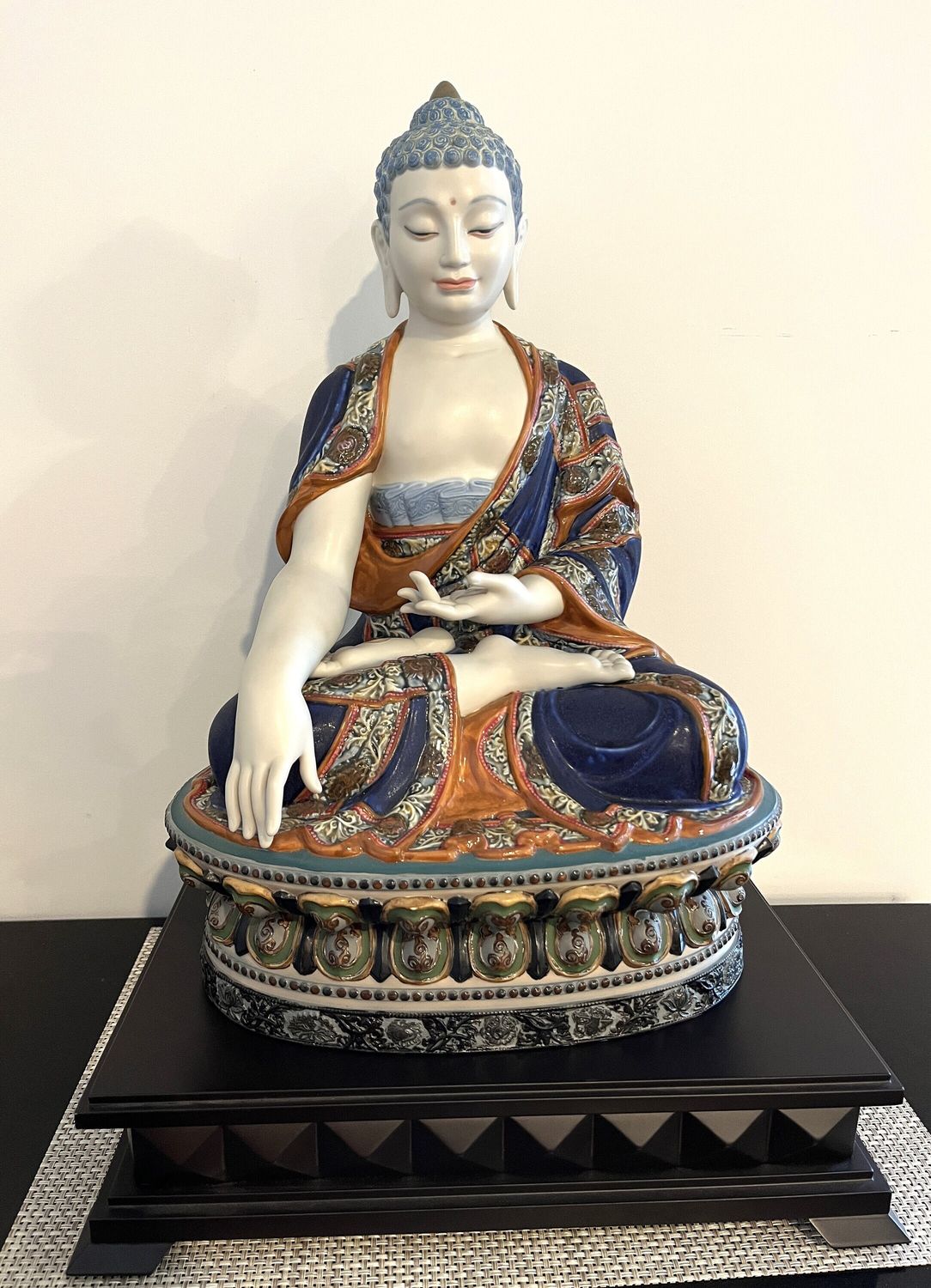 Lladro Shakyamuni Buddha Orange #2525 Limited Edition High Porcelain