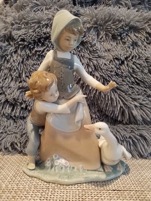 Lladro "Avoiding the Goose"