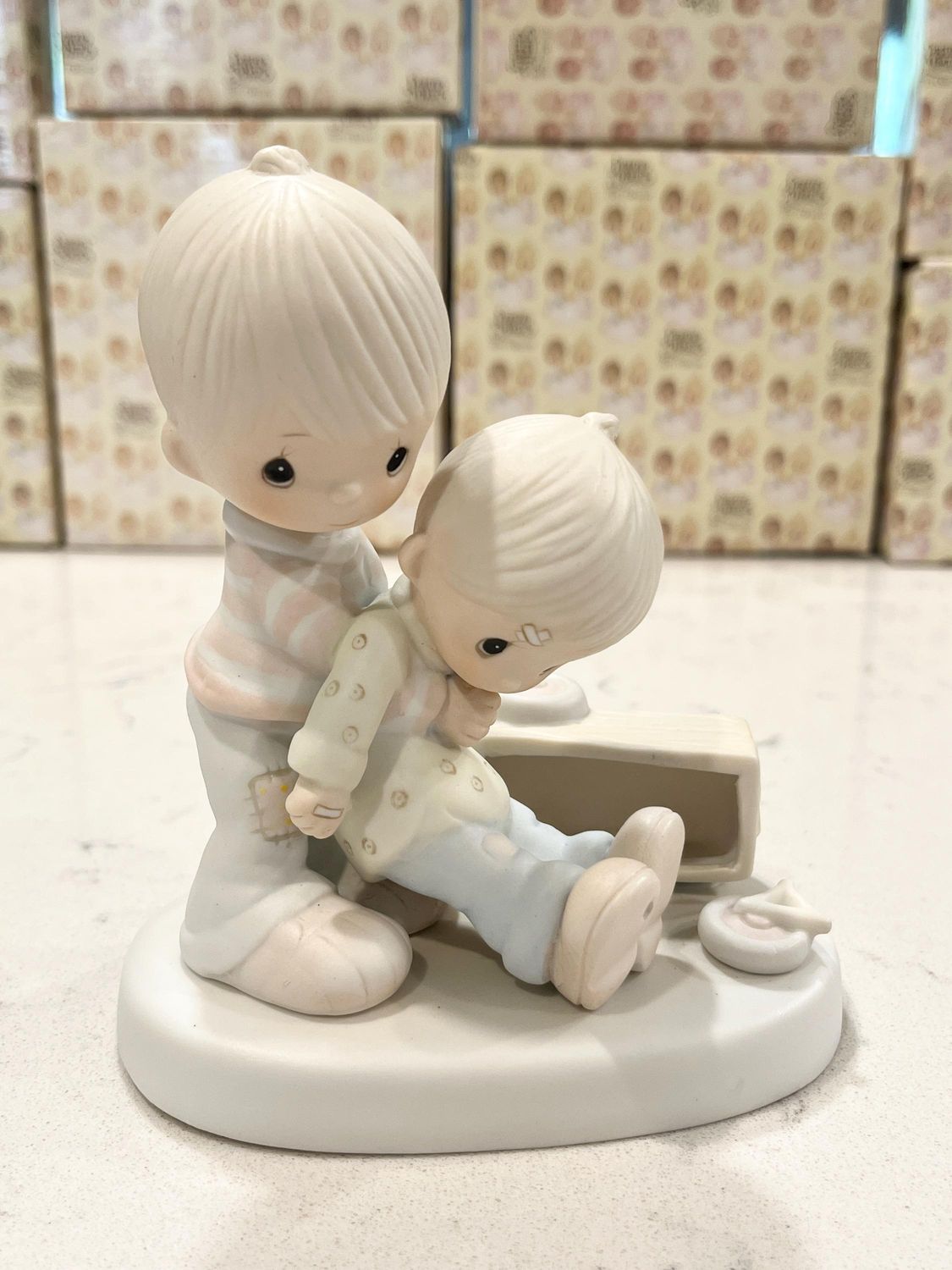 Precious Moments Love Lifted Me E5201