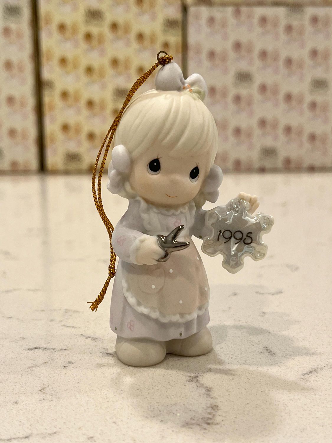 Precious Moments He Covers the World with His Beauty Ornament 142662