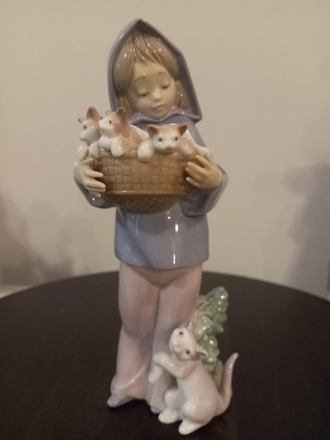 Lladro &quot;Mother&#39;s Little Helper&quot; #6102