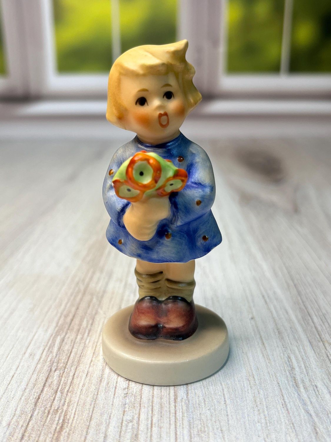 Hummel Girl with Nosegay #239/A TMK4