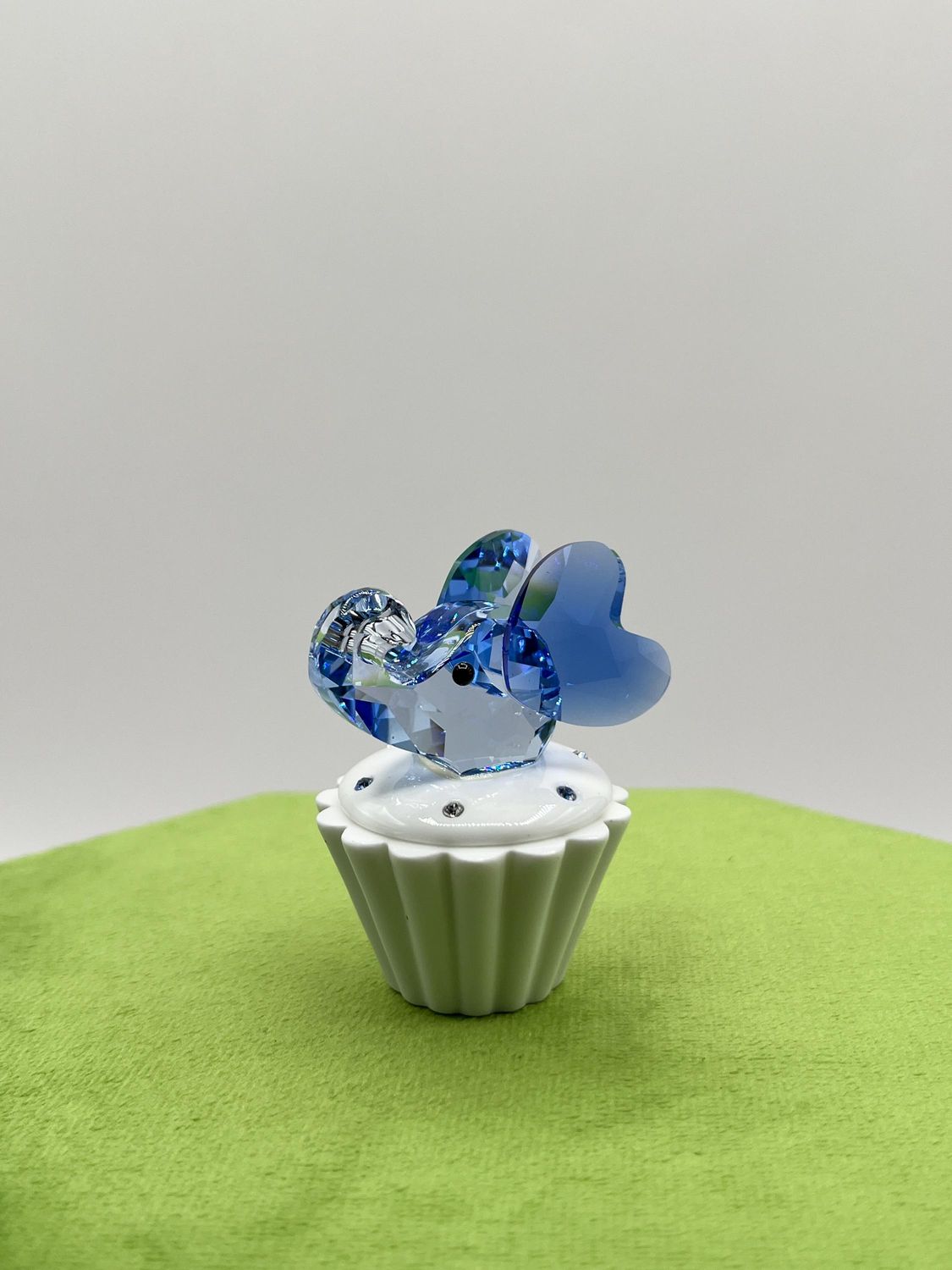 Swarovski Cupcake Box with Elephant #1194041