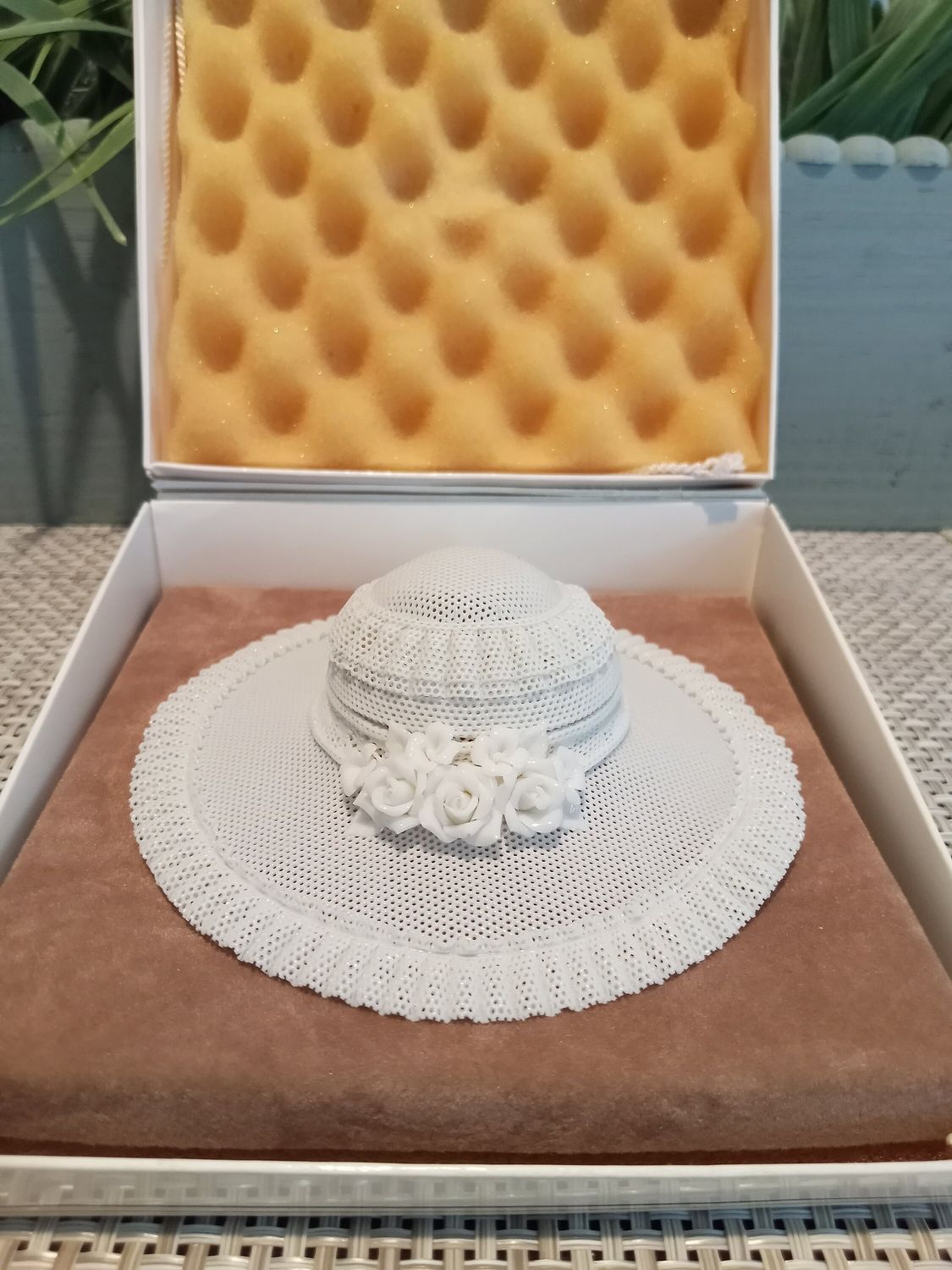Lladro &quot;Pamela Hat&quot;