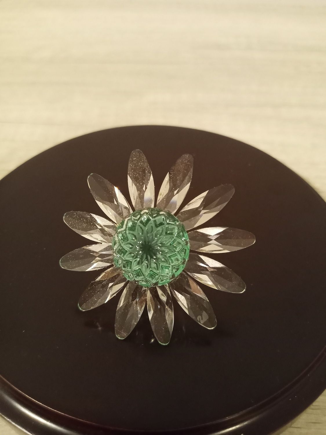 Swarovski 2001 Renewal Green Marguerite #227537