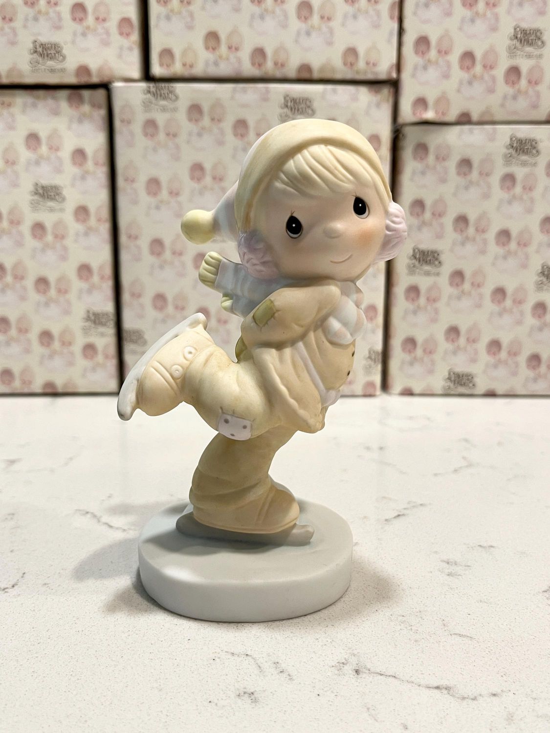 Precious Moments Dropping in For Christmas #E2350