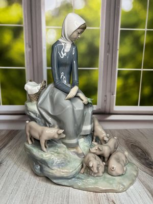 Lladro Girl with Piglets #4572
