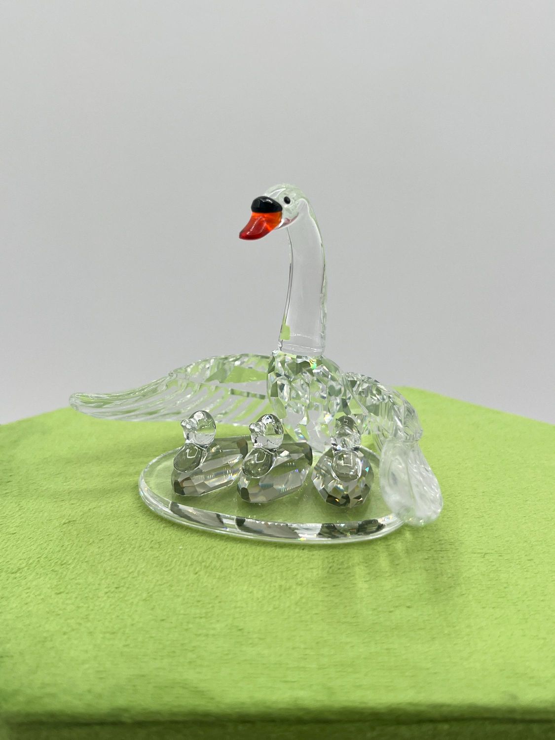 Swarovski Swan Family #7550-006