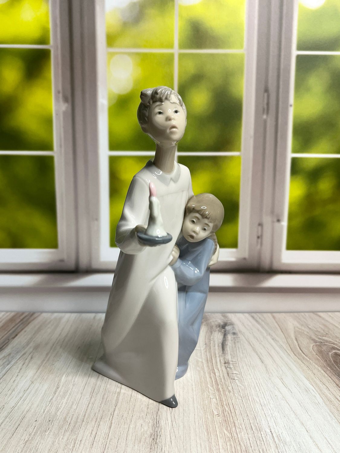 Lladro Boys in Nightshirt #4874