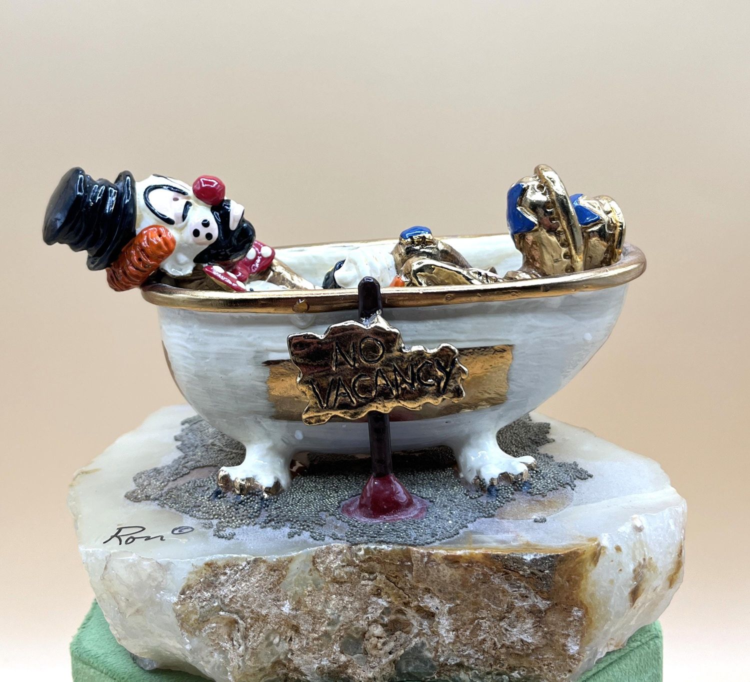 Ron Lee No Vacancy Hobo in Bathtub Figure