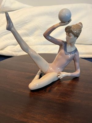 Lladro Gymnast Balancing Ball #5332