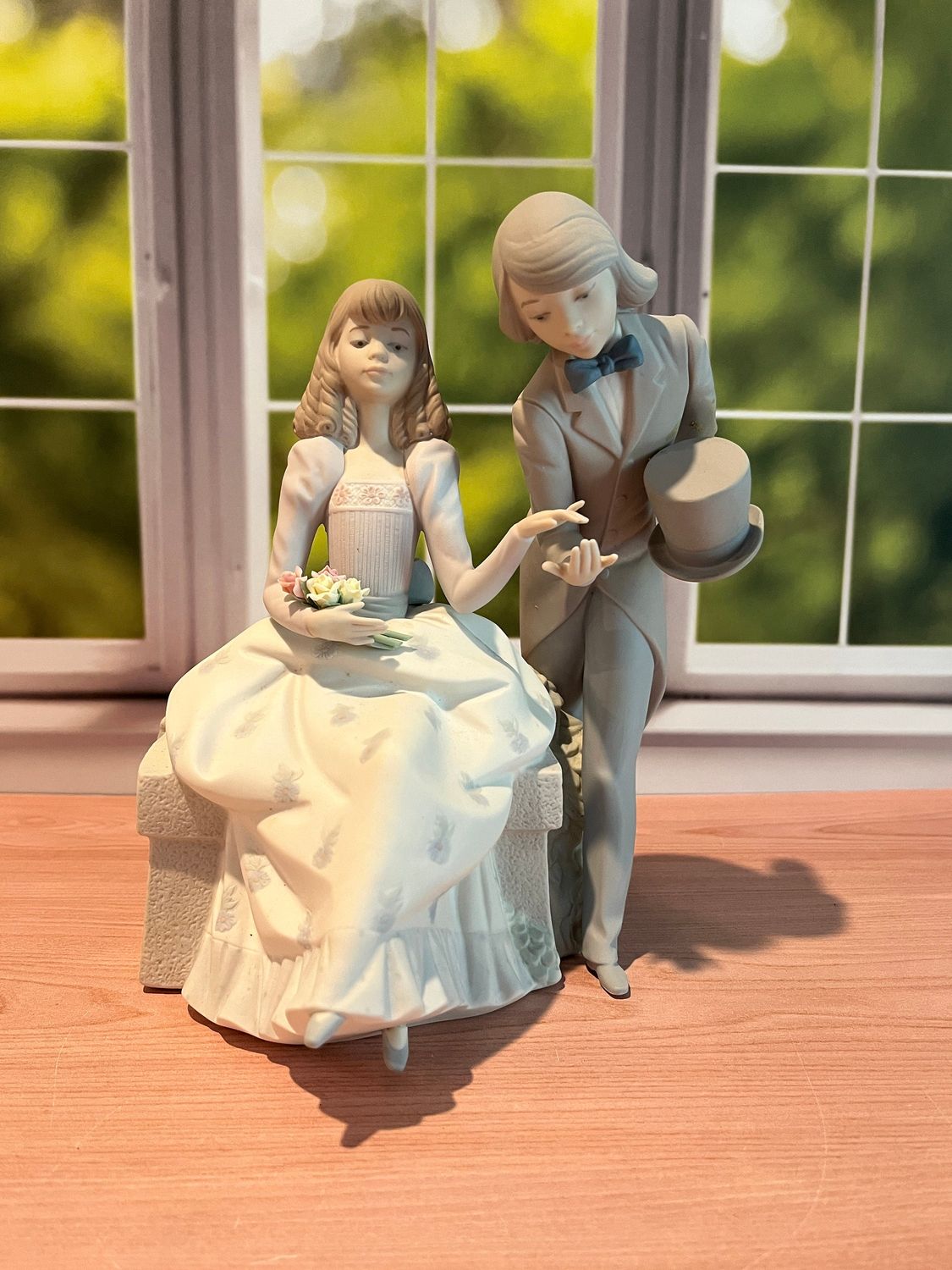 Lladro Courting Time #5409 Matte Finish