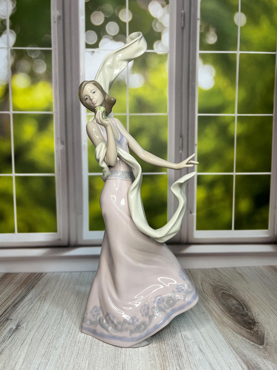 Lladro Wind of Peace #6251