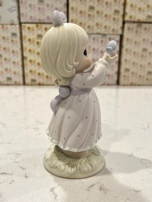 Precious Moments Sharing a Gift of Love 1991 Special Edition 527114 *Signed by Artist* Precious Moments Sharing a Gift of Love 1991 Special Edition 527114 *Signed by Artist*