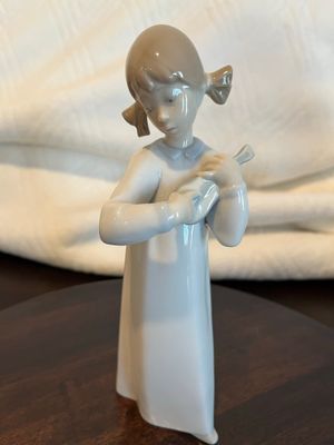 Lladro Girl with Guitar #4871 Lladro Girl with Guitar #4871