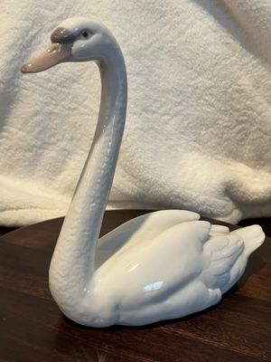 Lladro Graceful Swan #5230
