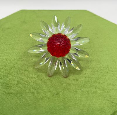 Swarovski 2000 Renewal Red Marguerite #252371