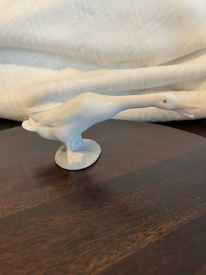 Lladro Honking Goose #4551 Lladro Honking Goose #4551