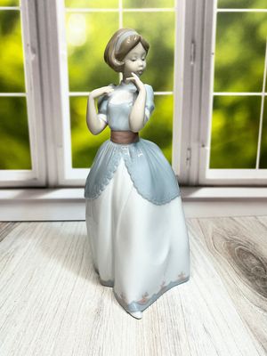 Lladro A Proper Pose #6755