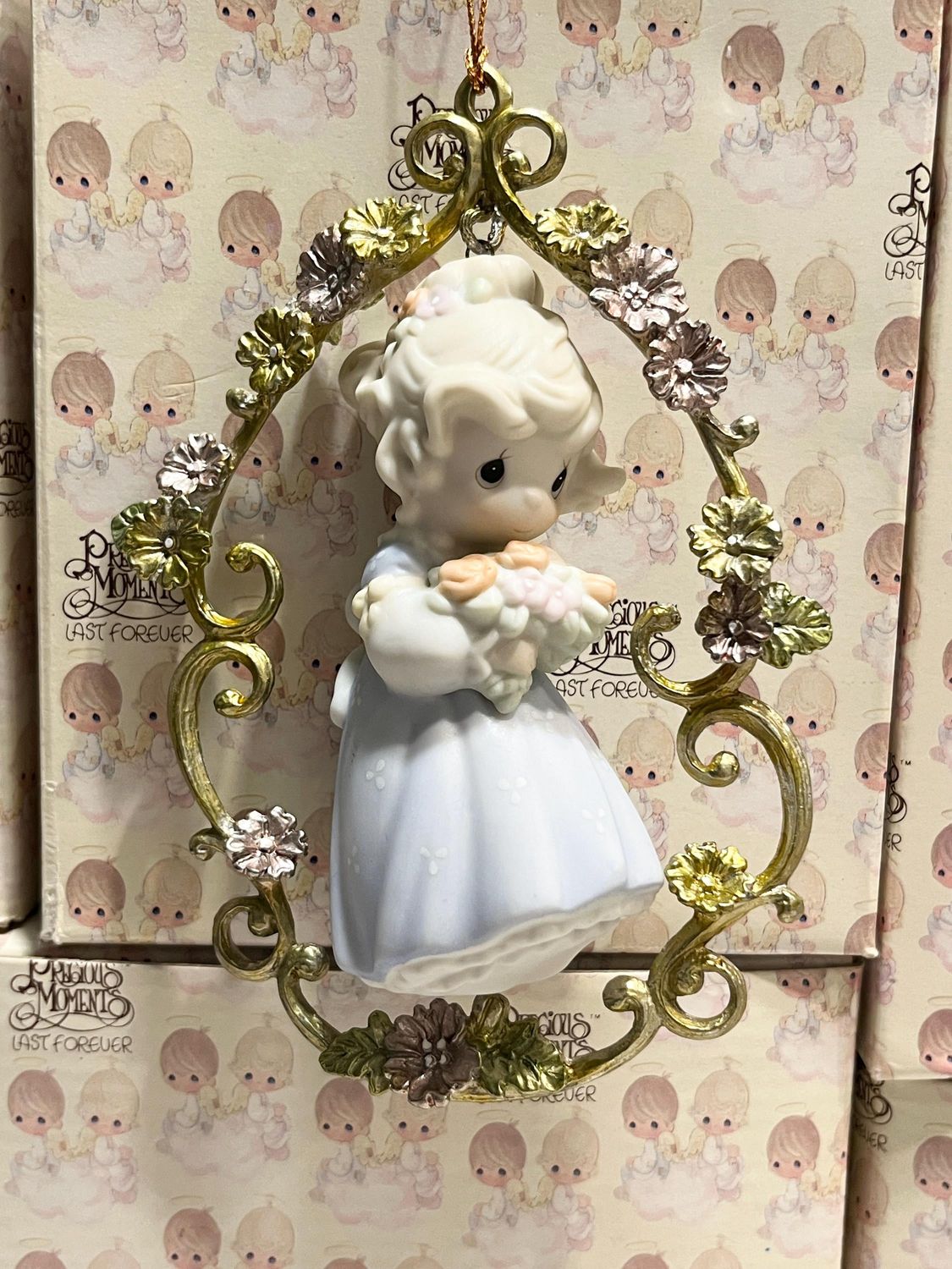 Precious Moments In God&#39;s Beautiful Garden of Love Ornament #261599