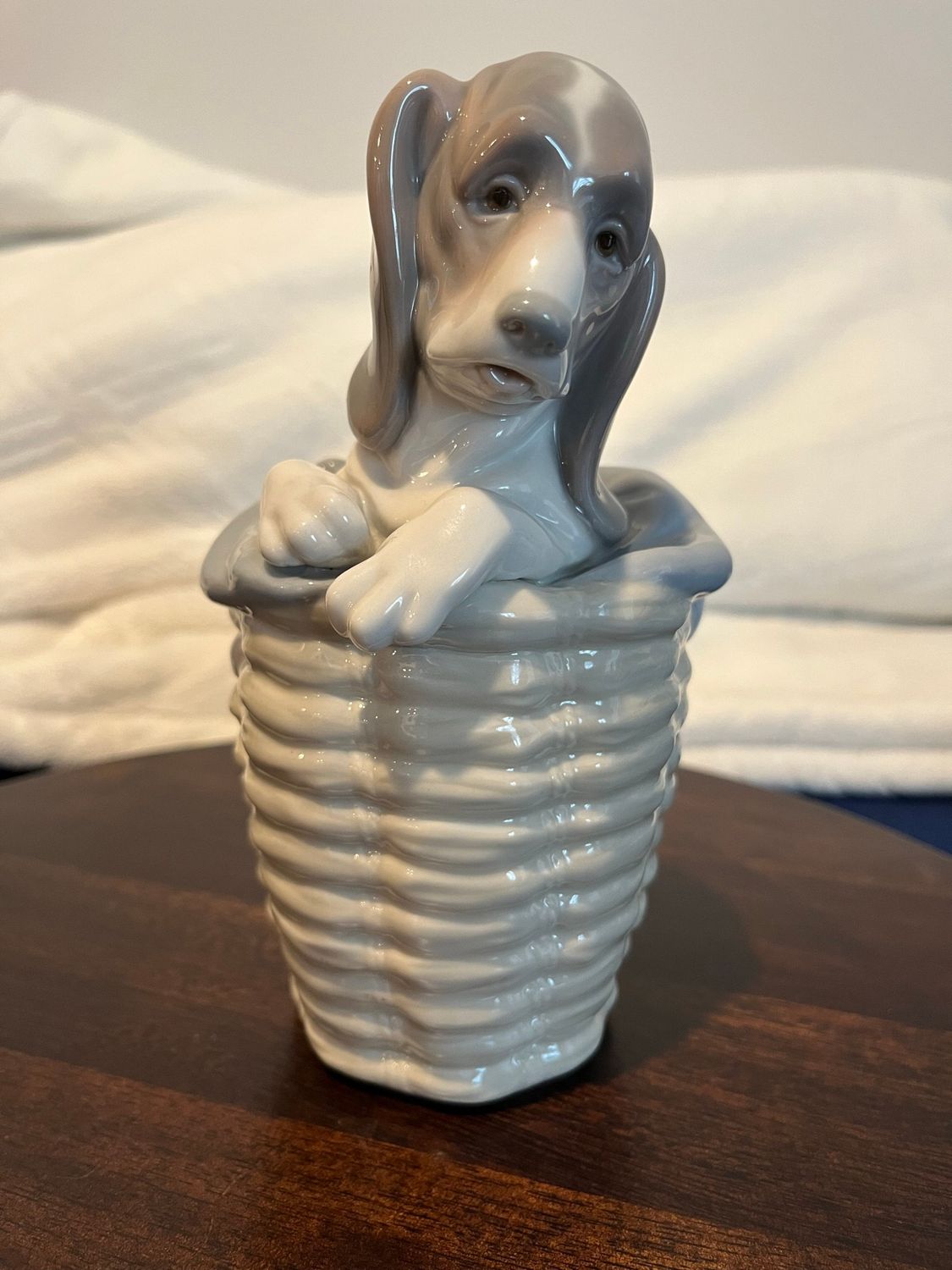 Lladro Dog in Basket #1128