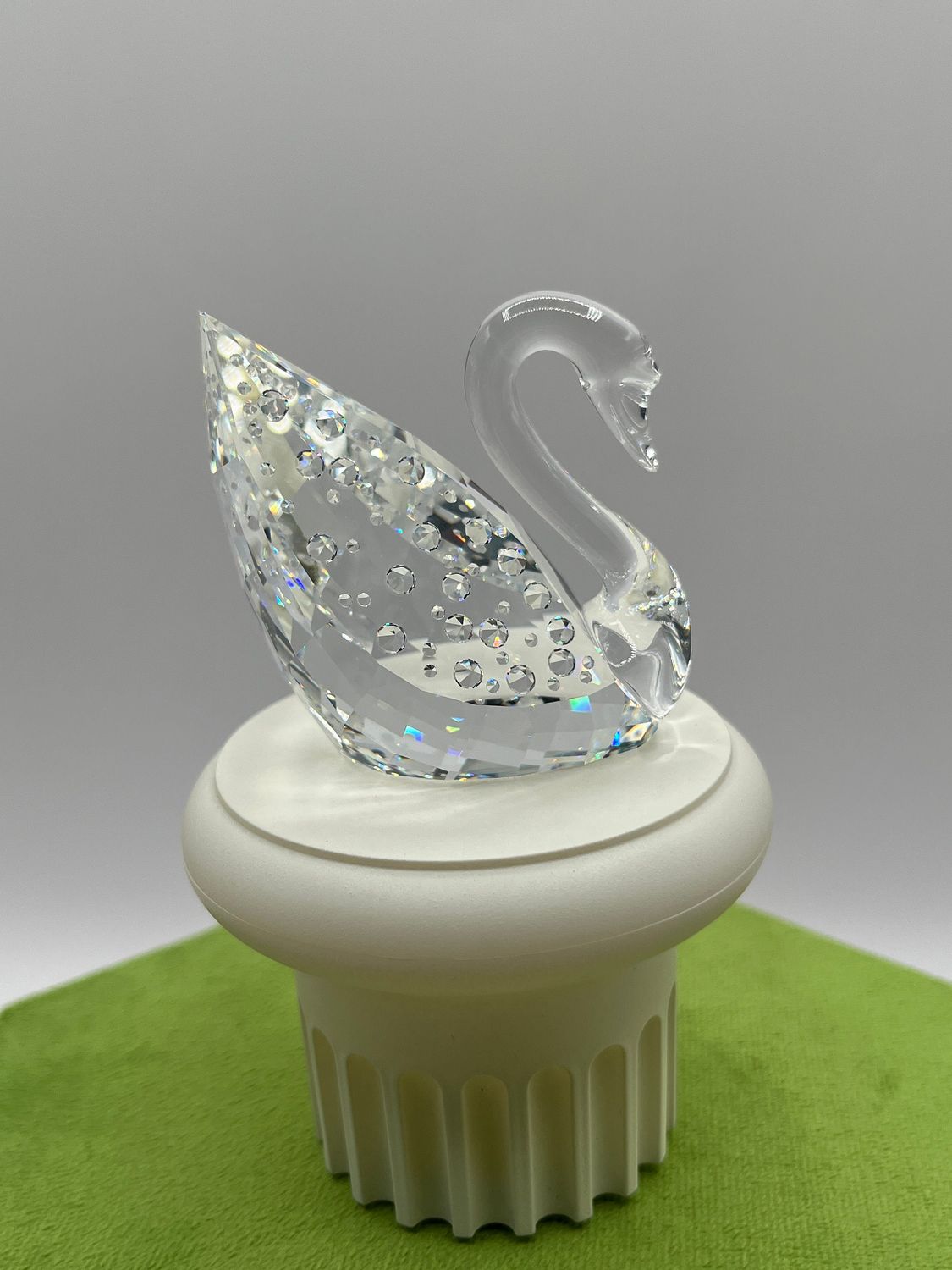 Swarovski Centennial Swan #7633100 (Signed)