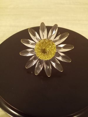 Swarovski 1999 Renewal Yellow Marguerite #229778