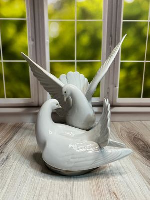Lladro Love Nest #6291 Two Doves