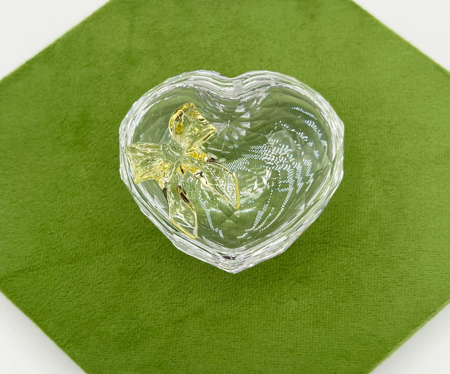 Swarovski Anna&#39;s Heart Jewelry Box #666890 with Yellow Hearts
