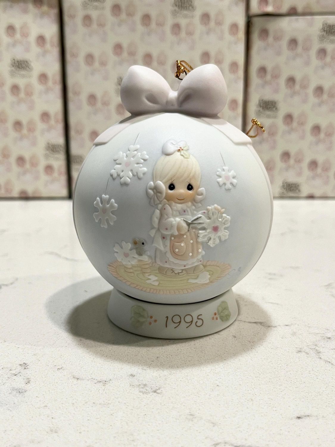 Precious Moments He Cover the Earth with His Beauty 1995 Ball Ornament #142689