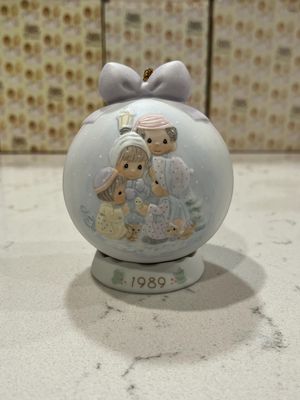 Precious Moments Peace on Earth 1989 Ornament #523062