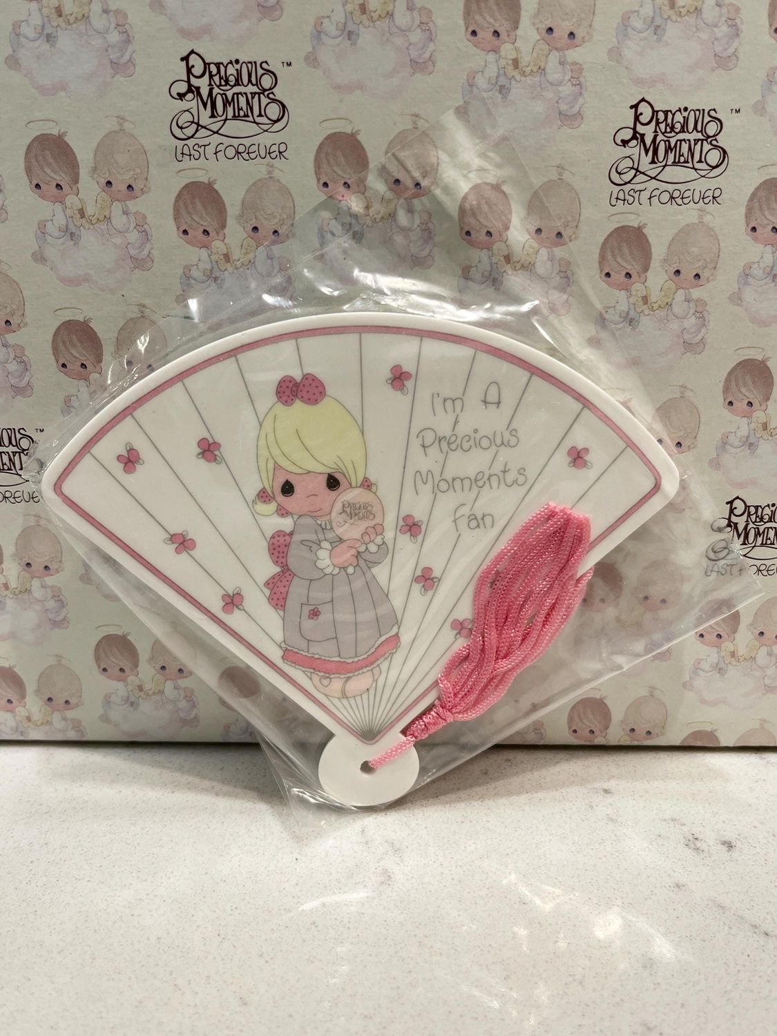 Precious Moments I&#39;m A Precious Moments Fan Miniature Fan Ornament Magnet #493953