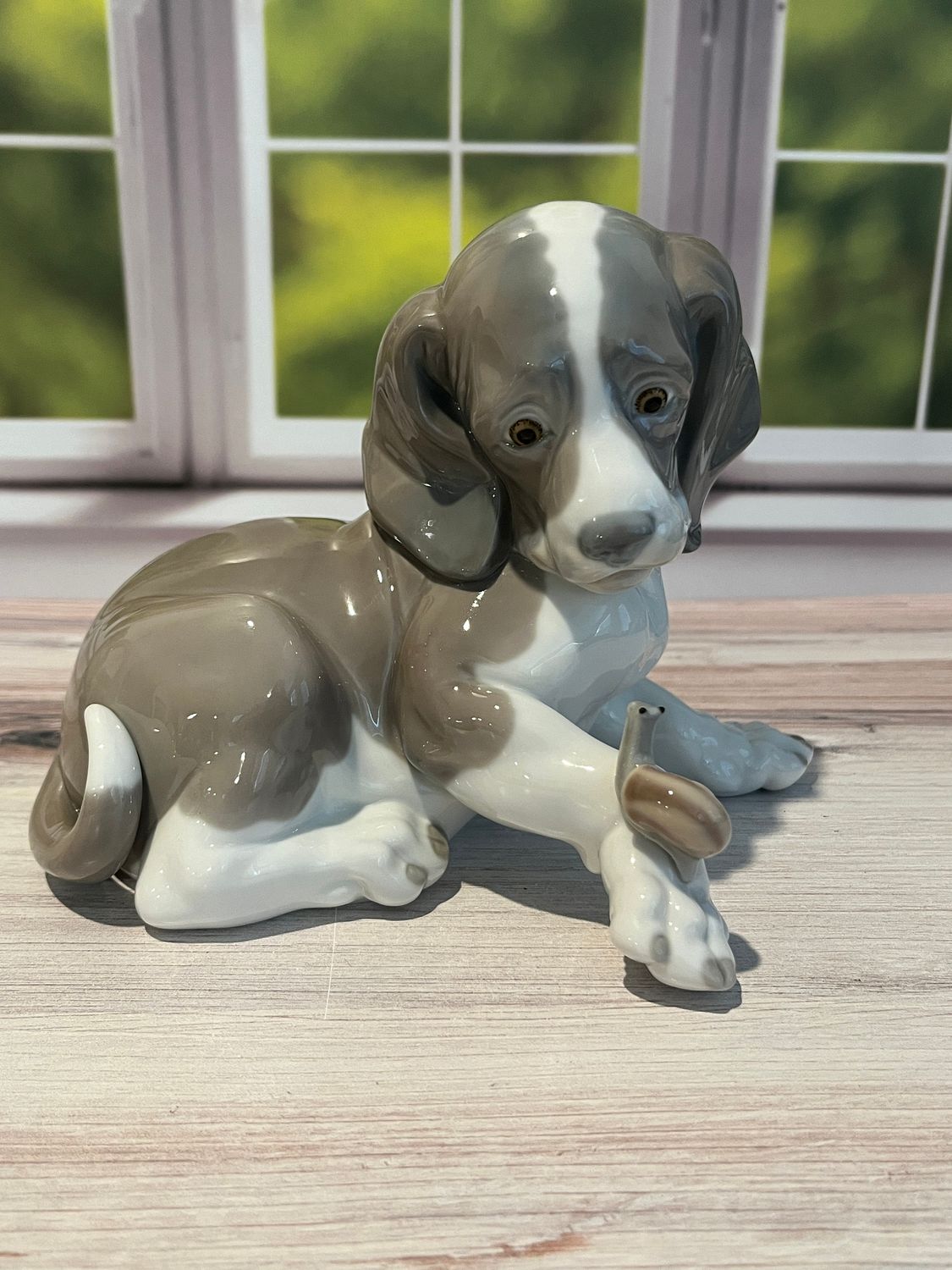 Lladro Beagle with Snail #1139
