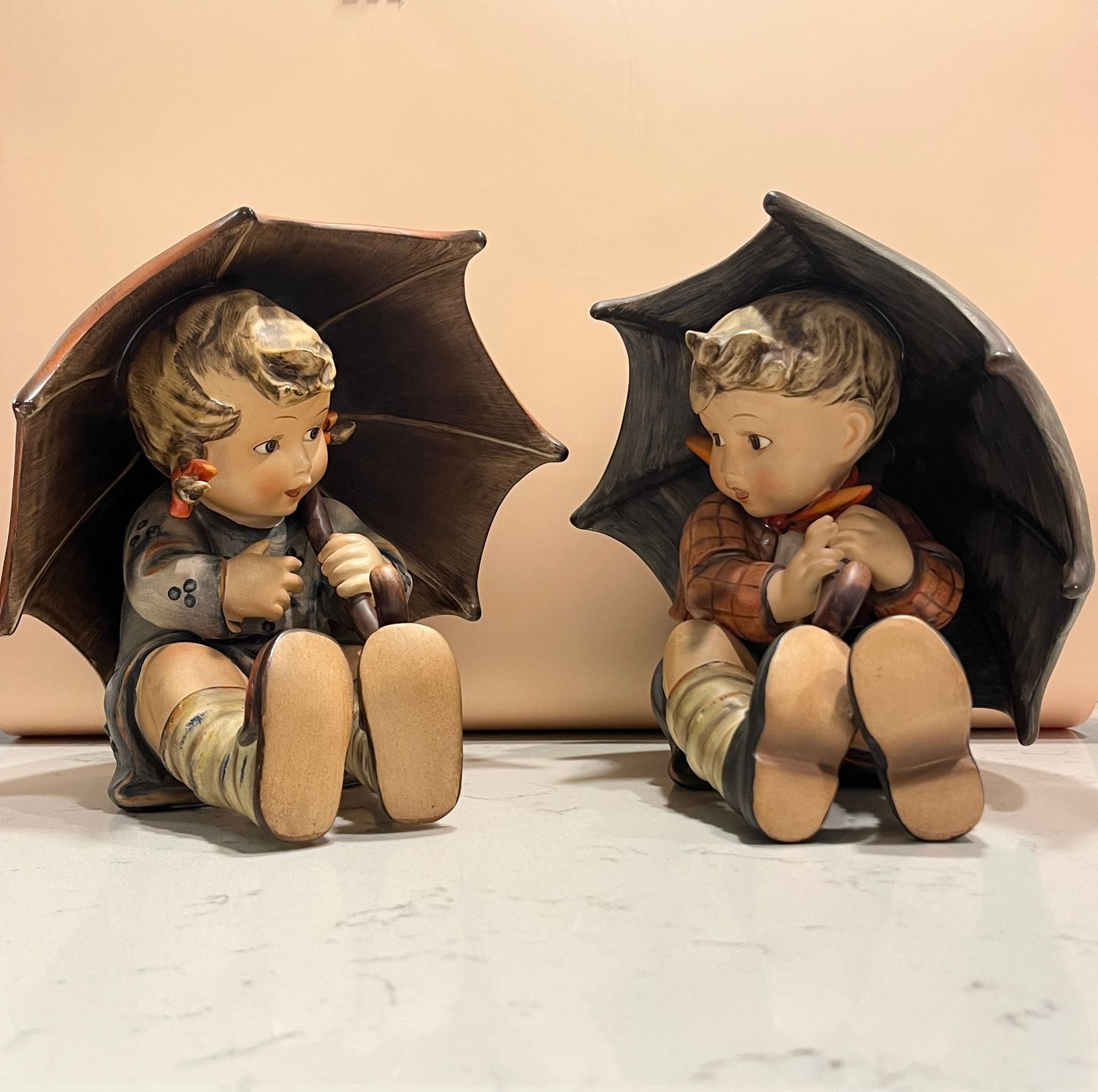 Hummel 8&quot; Umbrella Boy and Girl Trademark 2