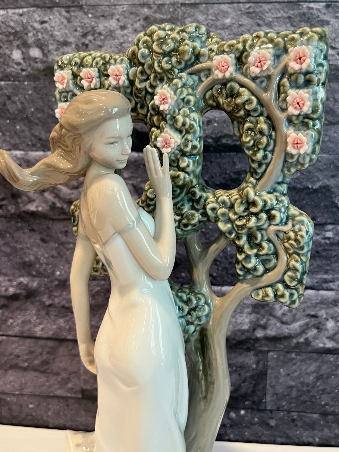 Lladro Friendly Nature
