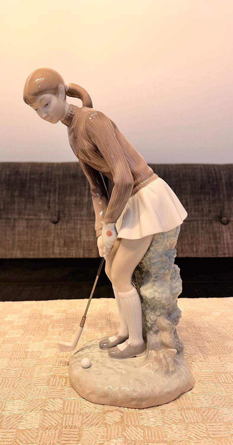 Lladro Female Golfer