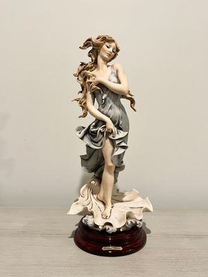 Guiseppe Armani Venus Members Only Figure Guiseppe Armani Venus Members Only Figure