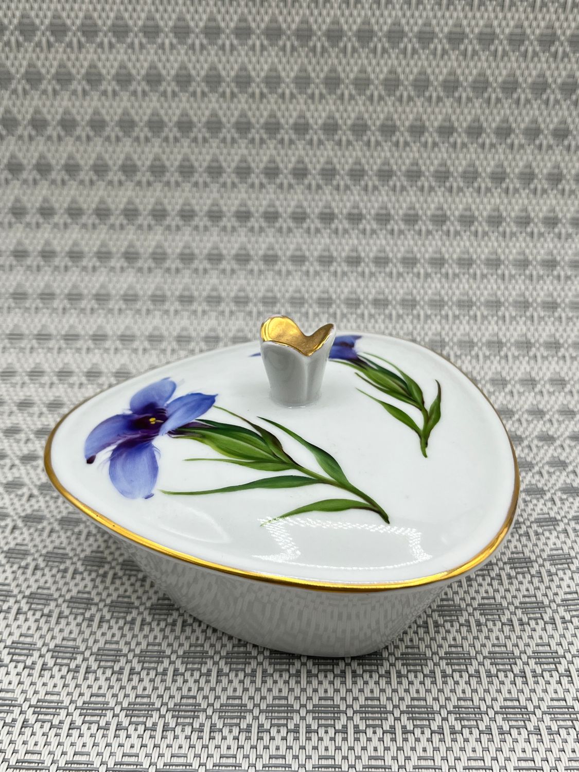 Alder Berchtesgaden Triangular Floral Trinket/Jewelry Box 1950's Alder Berchtesgaden Triangular Floral Trinket/Jewelry Box 1950's