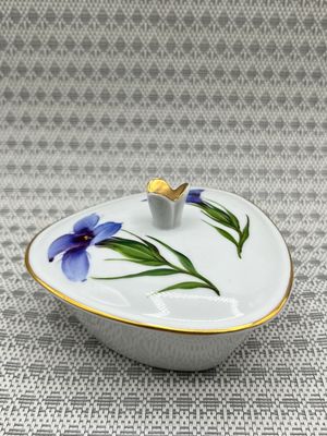 Alder Berchtesgaden Triangular Floral Trinket/Jewelry Box 1950's Alder Berchtesgaden Triangular Floral Trinket/Jewelry Box 1950's