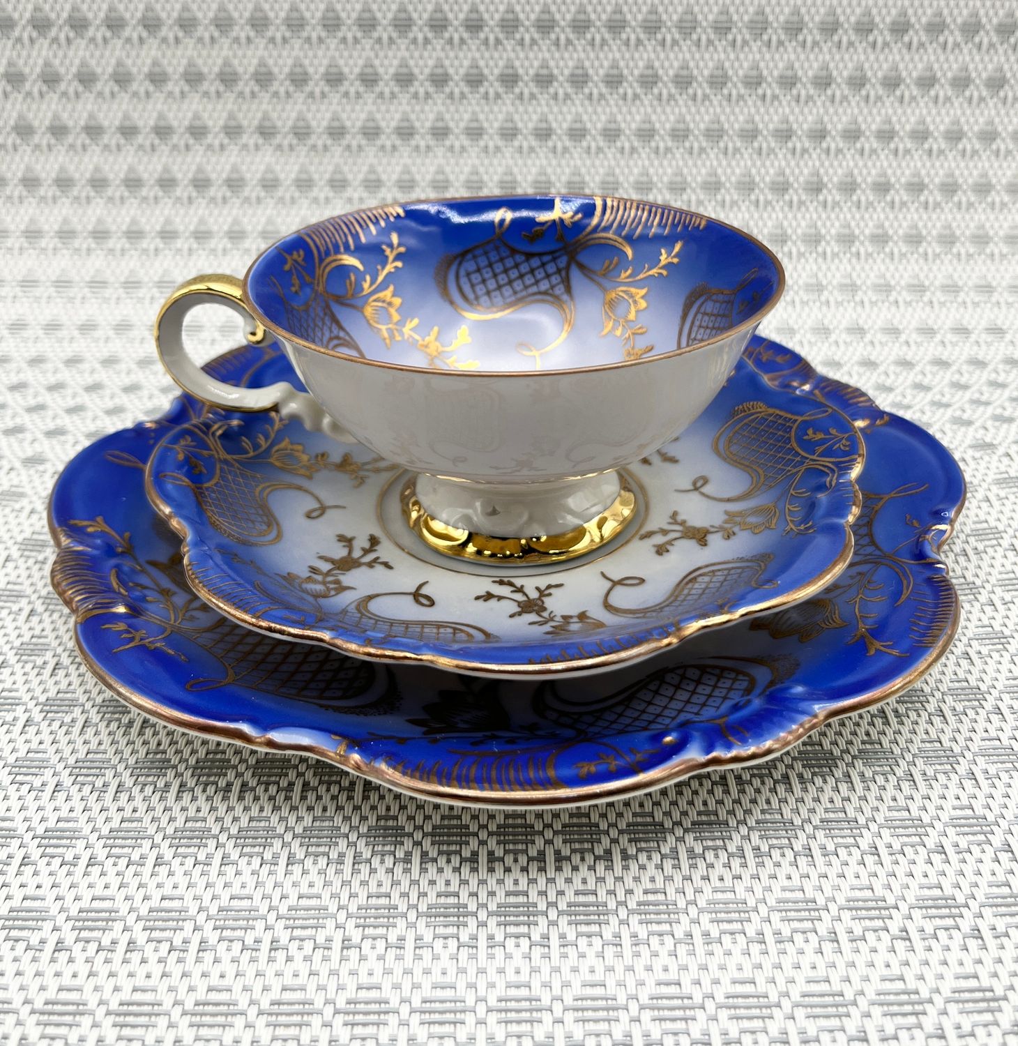 Johann Feltman Vohenstraub Bavarian 3pc Cobalt &amp; Gold Teacup Set
