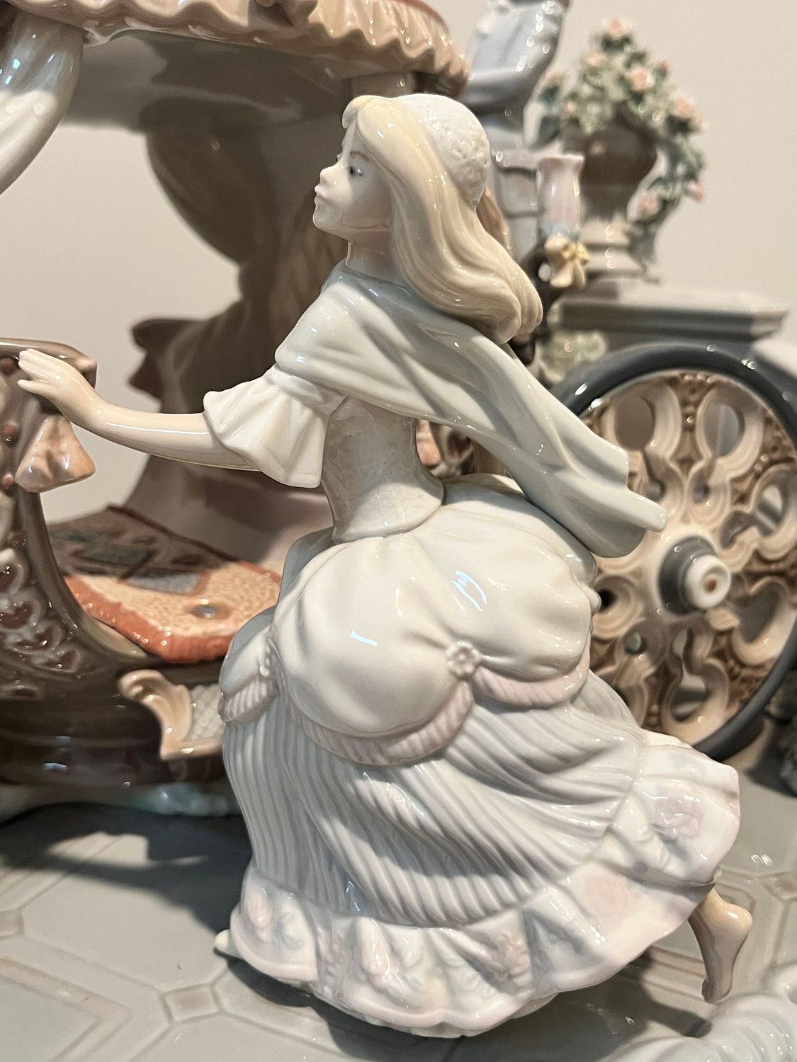 Lladro Cinderella Stroke of Twelve Limited Edition #783/1500