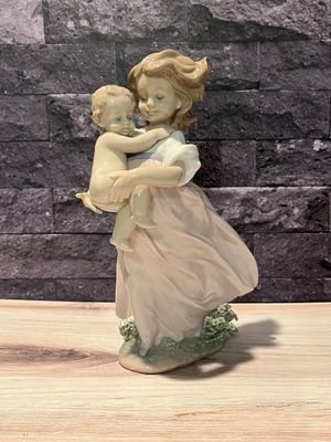 Lladro Playing Mom Lladro Playing Mom