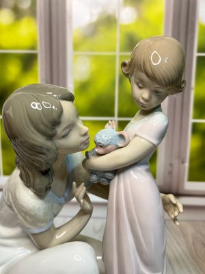 Lladro A Mother's Touch